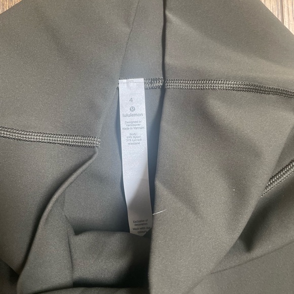Lululemon size 4 wonder train cropped leggings khaki 21 inch long tights pants - Picture 4 of 4